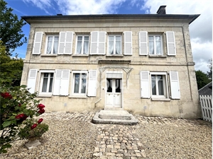 maison-villa à la vente -   02200  SOISSONS, surface 170 m2 vente maison-villa - APR690417